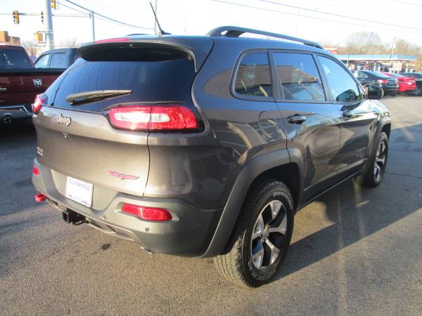 2014 jeep cherokee trailhawk 4wd v6 leather sunroof fully loaded for sale in East Providence, RI – photo 5