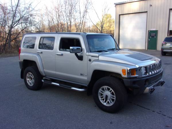 2006 Hummer H3 4 door 4wd - cars & trucks - by dealer - vehicle... for sale in Derry, MA – photo 3