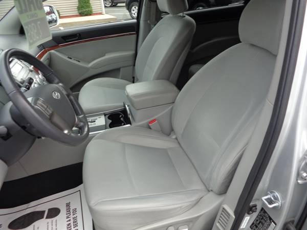 ****2010 HYUNDAI VERACRUZ-AWD-111k-3rd ROW SEAT-NEW... for sale in East Windsor, CT – photo 12