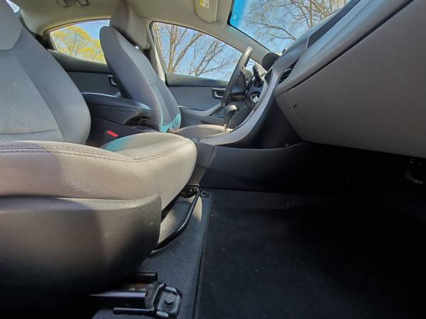 2014 Hyundai Elantra-Drives Smooth-AUX/USB plug-Beautiful for sale in Montgomery, NY – photo 16