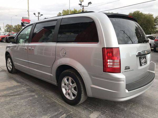 2009 Chrysler Town Country Touring Minivan 4D Serviced! Clean! Financi for sale in Fremont, NE – photo 4