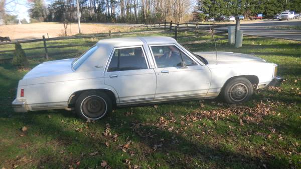 1985 Ford Crown Victoria - cars & trucks - by owner - vehicle... for sale in Jonesville, NC – photo 2