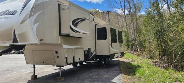 2017 GRAND DESIGN REFLECTION 30BH - - by dealer for sale in Barre, VT – photo 3