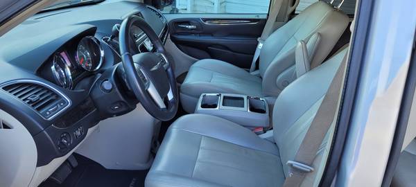 2011 Chrysler Town and Country - - by dealer - vehicle for sale in High Point, NC – photo 10