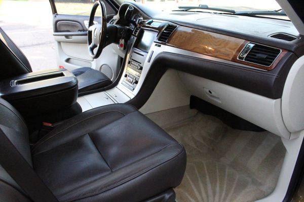 2009 Cadillac Escalade ESV Platinum Edition 3rd Row Seating 3rd Row... for sale in Longmont, CO – photo 17