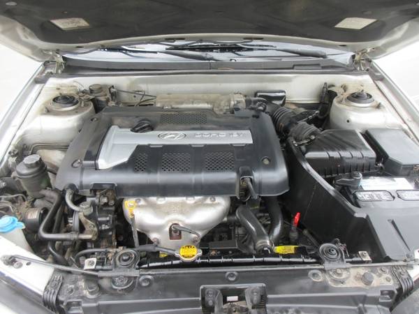 2004 Hyundai Elantra GLS Sedan - Automatic - Gas Saver - Low Miles! for sale in Des Moines, IA – photo 18