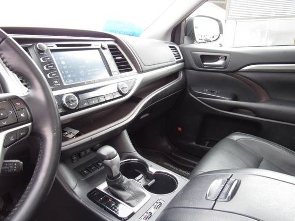 2017 TOYOTA HIGHLANDER LIMITED PLATINUM PACKAGE - - by for sale in Spearfish, SD – photo 10