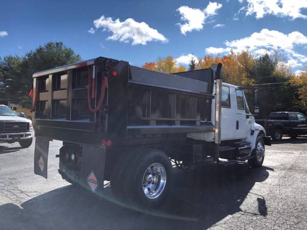 2007 INTERNATIONAL CREW CAB 4300 DT 466 ONLY 33K MILE DUMP TRUCK -... for sale in Kingston, NH – photo 9