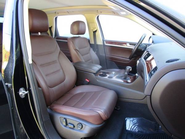 2013 Volkswagen Touareg TDI - 4WD - NAVI - BACK UP CAMERA - PANORAMIC for sale in Sacramento , CA – photo 5