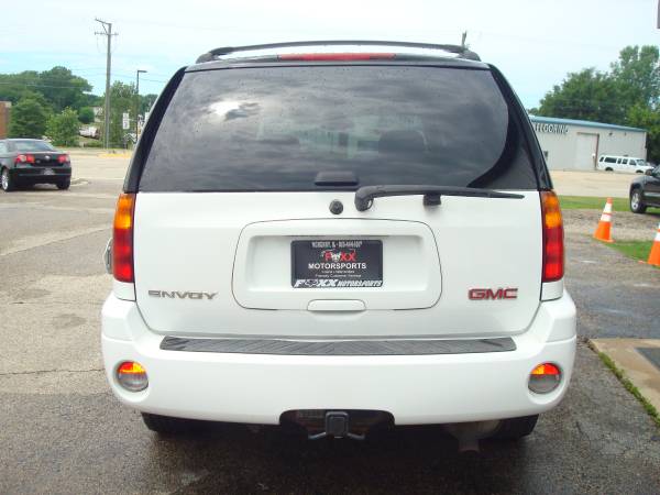 2008 GMC Envoy SLE-1 2WD White - - by dealer - vehicle for sale in Crystal Lake, IL – photo 4
