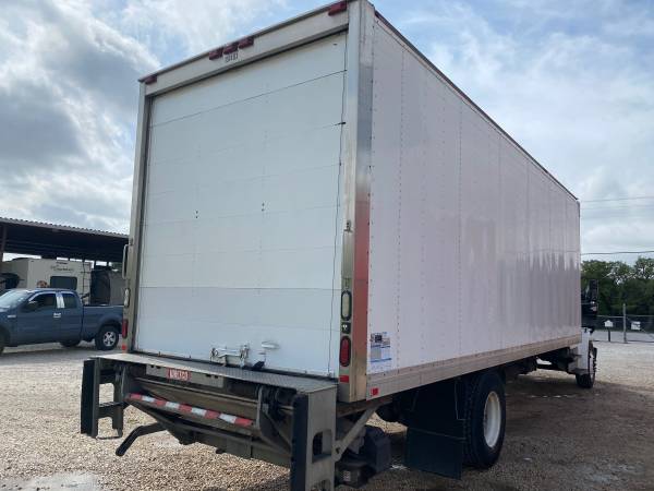 Freighliner 26ft Box Truck, 2016 Cummins Engine Non-CDL - cars & for sale in Austin, TX – photo 5