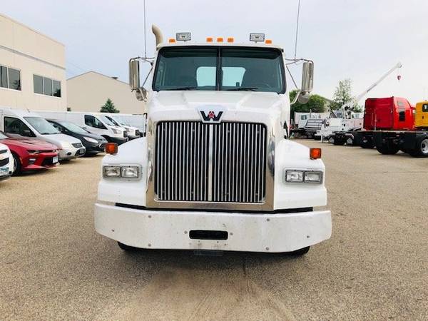 2013 Western Star 4900sb for sale in 2500 Broadway Drive Lauderdale 55113, MN – photo 2