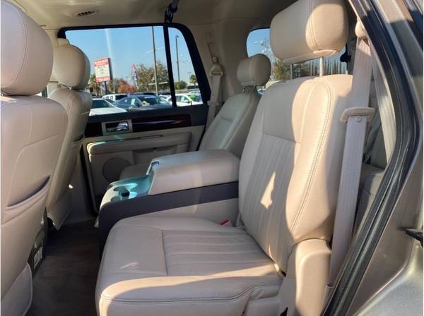 2004 Lincoln Navigator 72k miles 4x4 ☼ IMMACULATE ☼ - cars & trucks... for sale in Fresno, CA – photo 14