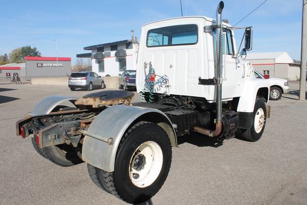 1988 FORD L8000 DAY CAB SEMI 7.8 I6 DIESEL AUTOMATIC LOW MILES CLEAN... for sale in WINDOM, MN – photo 4