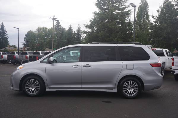 2018 Toyota Sienna XLE for sale in McMinnville, OR – photo 2