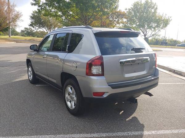 2016 JEEP COMPASS LATITUDE ONLY 31,000 MILES! LEATHER! CLEAN CARFAX! for sale in Norman, OK – photo 4