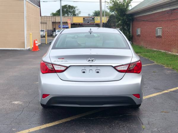 2014 HYUNDAI SONATA - MINT CONDITION - LOW MILES! - cars & trucks -... for sale in Nashville, KY – photo 5