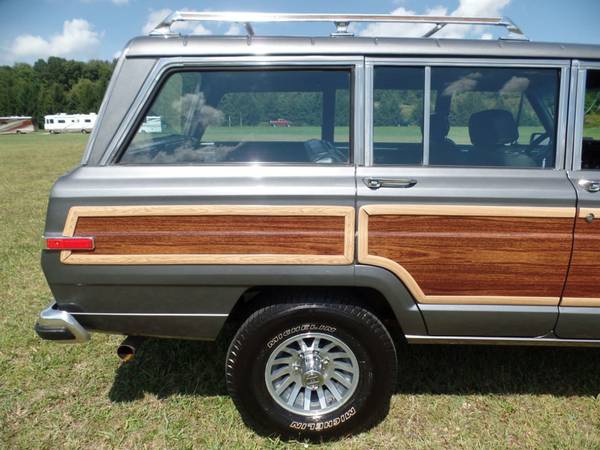 1990 *Jeep* *Grand Wagoneer* *4dr Wagon 4WD* Gray for sale in Johnstown , PA – photo 9