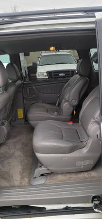 2010 Toyota Sienna XLE - - by dealer - vehicle for sale in Omaha, NE – photo 8