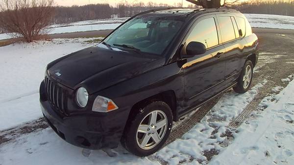 2009 JEEP COMPASS 4WD LOADED NON SMOKER CLEAN CARFAX $4800 - cars &... for sale in Upper Sandusky, OH – photo 2