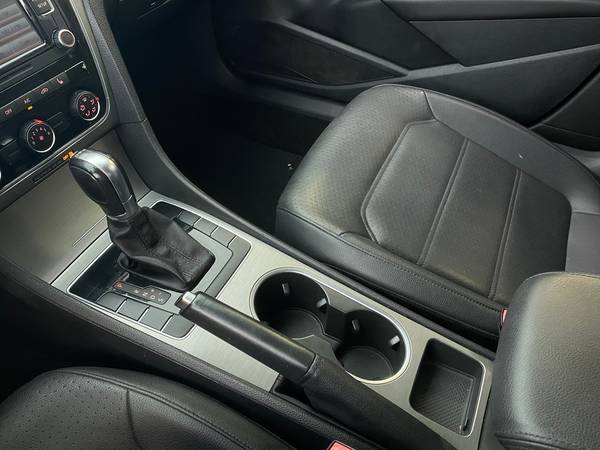 2014 VW Volkswagen Passat TDI SE Sedan 4D sedan Gray - FINANCE... for sale in Albuquerque, NM – photo 21