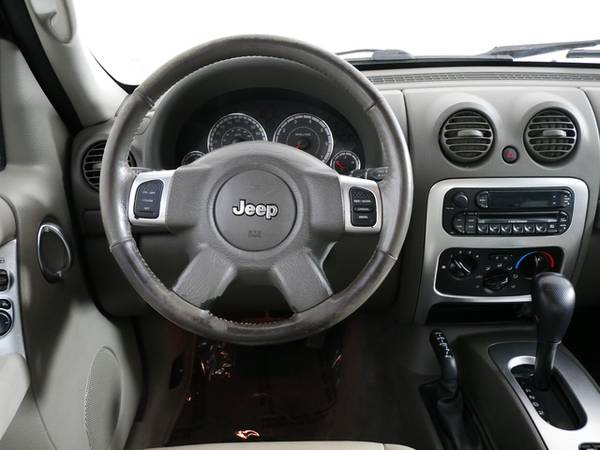 2005 Jeep Liberty Limited - - by dealer - vehicle for sale in Inver Grove Heights, MN – photo 17