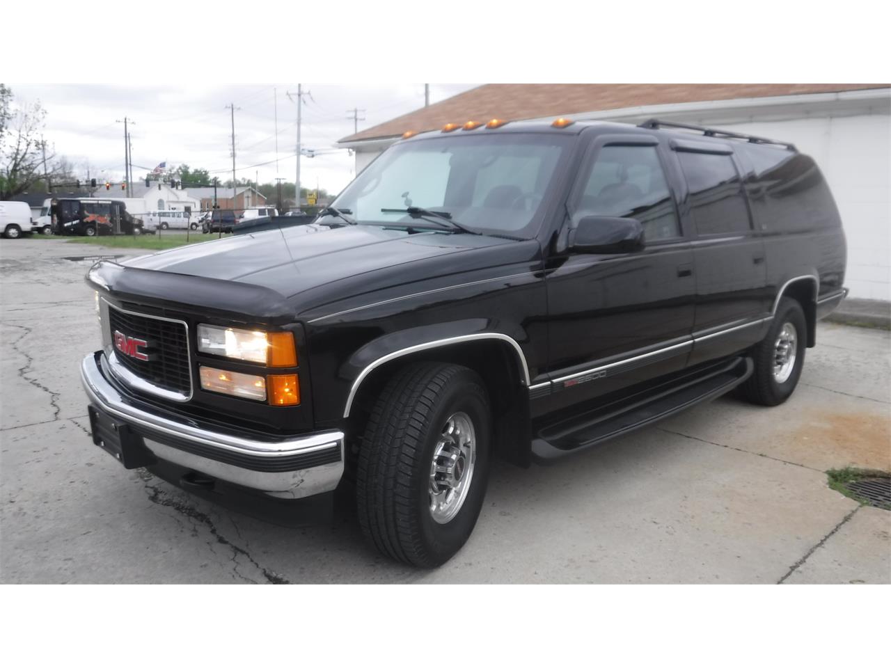 1995 GMC Suburban for sale in Milford, OH – photo 4