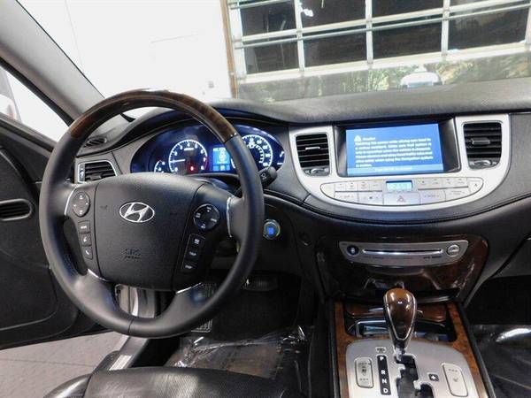 2010 Hyundai Genesis 4 6L V8 Technology Pkg/Leather/Navi 4 6L V8 for sale in Gladstone, OR – photo 17