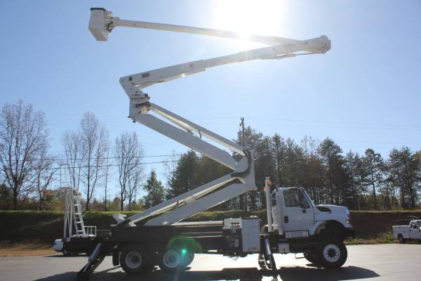 2013 International 7400 altec am900-e100 100ft tall bucket boom for sale in Greenville, SC – photo 19