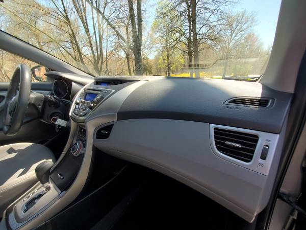 2014 Hyundai Elantra-Drives Smooth-AUX/USB plug-Beautiful for sale in Montgomery, NY – photo 18