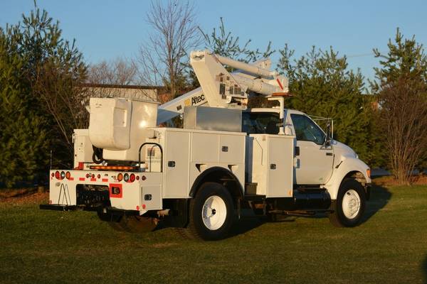 2007 Ford F750 45ft Bucket Truck - cars & trucks - by dealer -... for sale in Crystal Lake, KY – photo 8