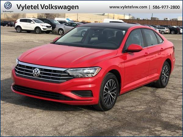 2019 Volkswagen Jetta sedan SE Auto w/ULEV - Volkswagen Tornado Red for sale in Sterling Heights, MI – photo 5