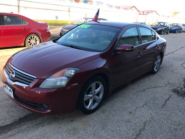 2007 Nissan Altima Fully Loaded RUNS GREAT!! - cars & trucks - by... for sale in Clinton, IA – photo 2