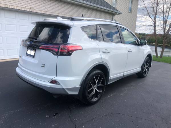 2016 Toyota Rav4 SE Awd 23k miles 1 owner for sale in Crystal Lake, IL – photo 4