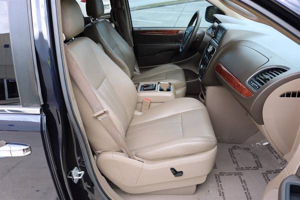 ✨2011 Chrysler Town & Country Touring L✨ - cars & trucks - by dealer... for sale in TAMPA, FL – photo 17