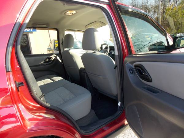 2005 Ford Escape XLT ( one owner, low mileage, extra clean) - cars &... for sale in Carlisle, PA – photo 17