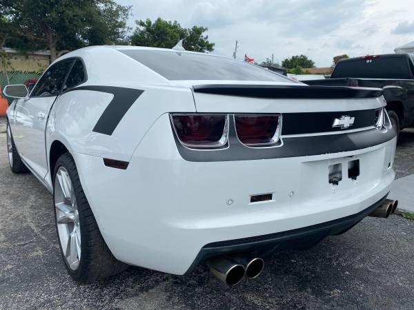 Chevrolet Camaro SS 2013 - - by dealer - vehicle for sale in Miami, FL – photo 3