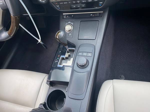 2013 Lexus ES ES 350 Sedan 4D sedan White - FINANCE ONLINE - cars &... for sale in Saint Paul, MN – photo 22