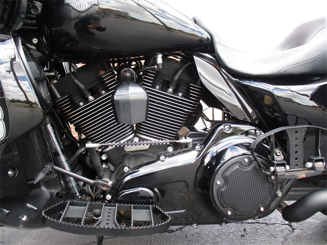 2015 Harley-Davidson FLTRXS for sale in Sterling, IL – photo 16