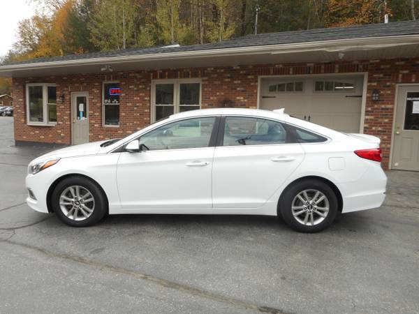 2016 Hyundai Sonata SE - - by dealer - vehicle for sale in Cass Lake, VT – photo 2