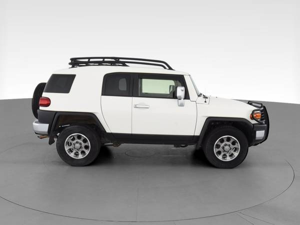 2013 Toyota FJ Cruiser Sport Utility 2D suv White - FINANCE ONLINE -... for sale in Akron, OH – photo 13
