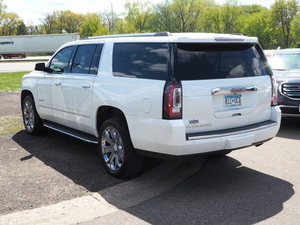 2016 GMC Yukon XL Denali - - by dealer - vehicle for sale in Hastings, MN – photo 4