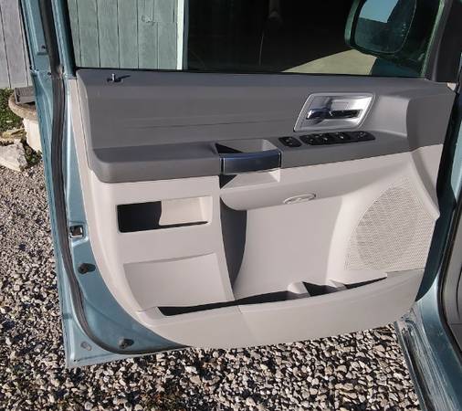 2008 Chrysler town and country for sale in Donnellson, IA – photo 5