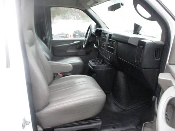 2014 Chevrolet Express Commercial Cutaway 14 FOOT CUT AWAY, SIDE... for sale in south amboy, IN – photo 9