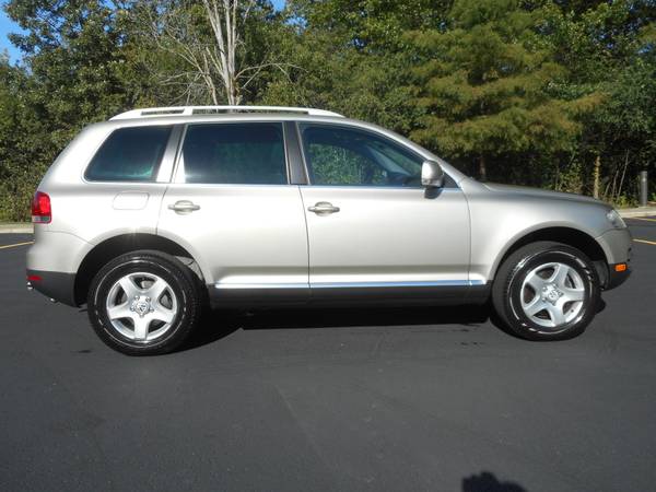 2007 VOLKSWAGON TOUAREG V6 AWD 35 SERVICE RECORDS AMAZING CONDITION! for sale in Highland Park, IL – photo 23