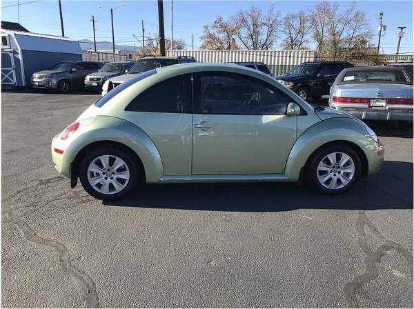 2009 Volkswagen New Beetle - - by dealer - vehicle for sale in Medford, OR – photo 6