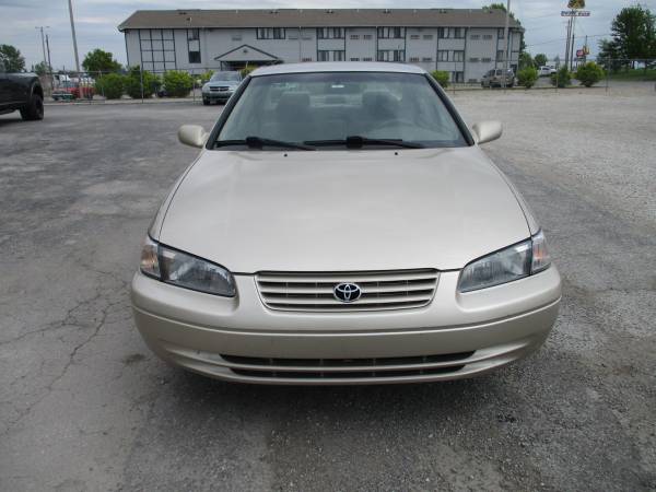 1999 Toyota Camry Very dependable as low as 600 down and 50 a week for sale in Oak Grove, MO – photo 2