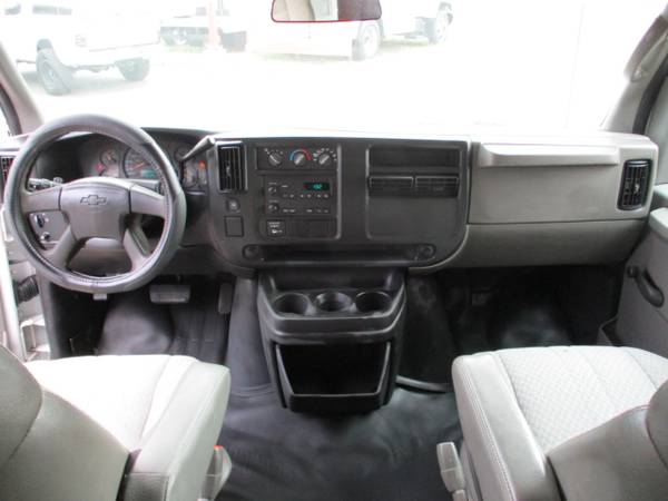 2004 Chevrolet 3500 ENCLOSED UTILITY / SERVICE BODY CUTAWAY for sale in south amboy, NJ – photo 9
