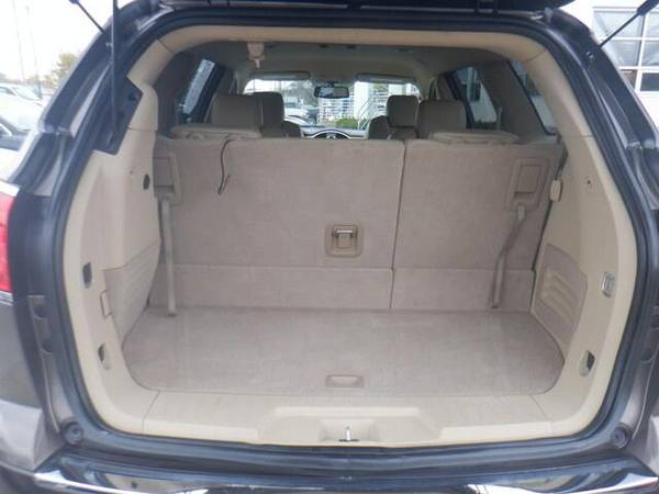 2010 Buick Enclave CXL w/1XL - cars & trucks - by dealer - vehicle... for sale in URBANDALE, IA – photo 9