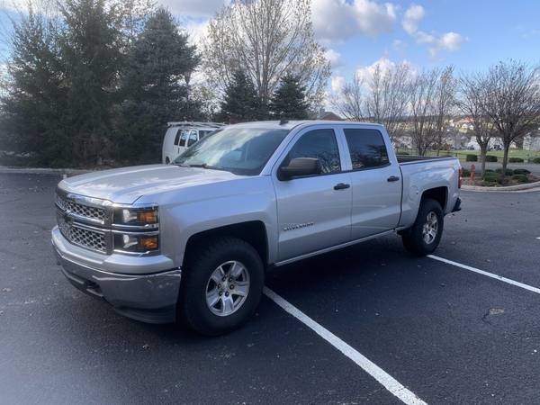 2014 silverado 4x4 Crew Cab - cars & trucks - by owner - vehicle... for sale in Christiansburg, VA – photo 2